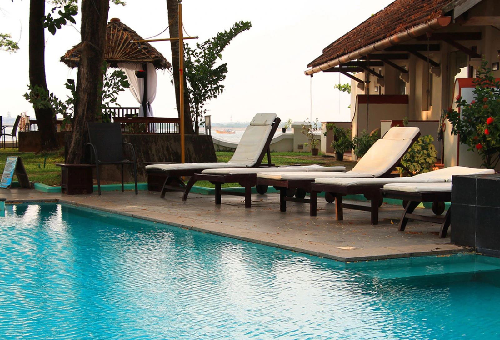 Where to Stay in Kochi After Landing: Fort Kochi vs Ernakulam